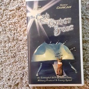 The cat from outer space, VHS starring Ken Berry and Sandy Duncan